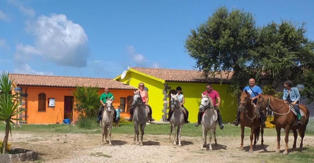 Lugh'E Luna Village Narbolia Buitenkant foto