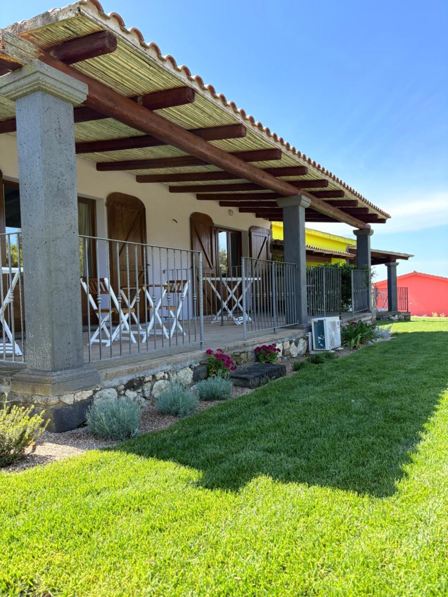 Lugh'E Luna Village Narbolia Buitenkant foto